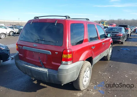 2005 Ford Escape Xlt z USA, uszkodzony, nr VIN 1FMYU031X5KB35893